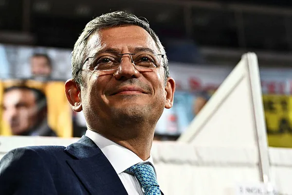 1699273972688.jpg Özgür Özel'e ilk havuç Ekrem İmamoğlu'ndan! Seçimleri kazanmasının ardından ziyaret: Aramızda kardeş ilişkisi var - 7
