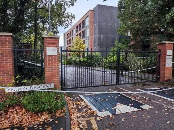 ingilterede-oldurulen-tuk-radyocu-cinayetinde-carpici-detaylar-ortaya-cikti-iste-cinayet-oncesi-son-fotograf-1666702803360.jpg İngiltere’de öldürülen Tük radyocu cinayetinde çarpıcı detaylar ortaya çıktı! İşte cinayet öncesi son fotoğraf - 6