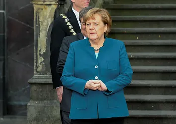Merkel'den flaş Avrupa Ordusu açıklaması