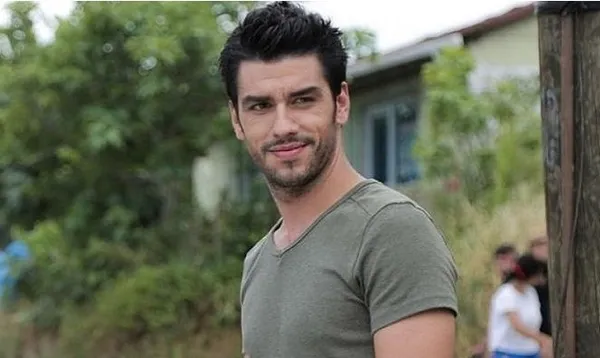 aldatmak-behram-kimdir-atv-aldatmak-dizisi-behram-diclelinin-gercek-ismi-ne-1671737774952.jpg ATV Aldatmak dizisi Behram Dicleli'nin gerçek ismi ne? Aldatmak Behram kimdir?