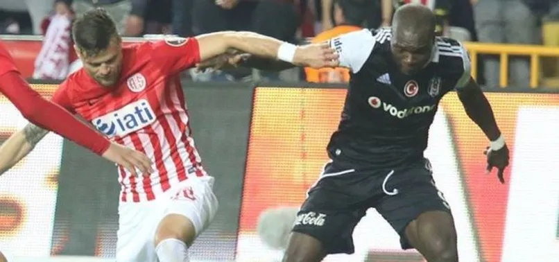 Aboubakar yine kırmızı kart gördü