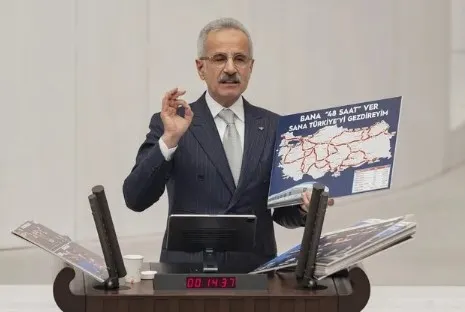 16-yas-altina-sosyal-medya-yasagi-mi-geliyor-bakan-uraloglundan-flas-aciklama-1733957263566.jpg 16 yaş altına sosyal medya yasağı mı geliyor? Bakan Uraloğlu'ndan flaş açıklama - 2
