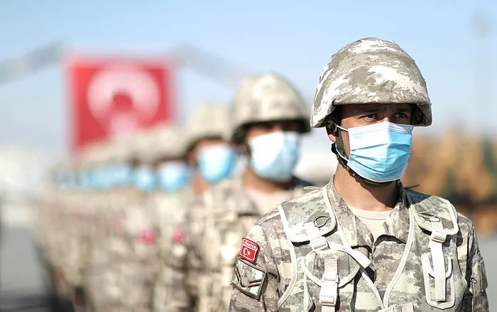 Milli Savunma Bakanı Hulusi Akar Katar'da görevli Mehmetçik ile bir araya geldi - 9