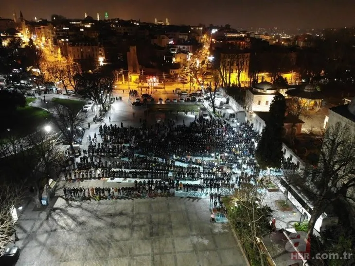 Yılın ilk sabahı akın ettiler! Ayasofya Camii doldu taştı