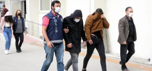 'Evde sabun paketleyerek para kazanın' ilanıyla dolandırdılar - 1