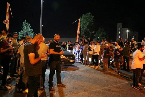 1690784921016.jpeg İzmir'de metro ve tramvay işçileri grevde! Ulaşımda şalterler indi vatandaş CHP'li belediye ve Tunç Soyer'e öfke kustu