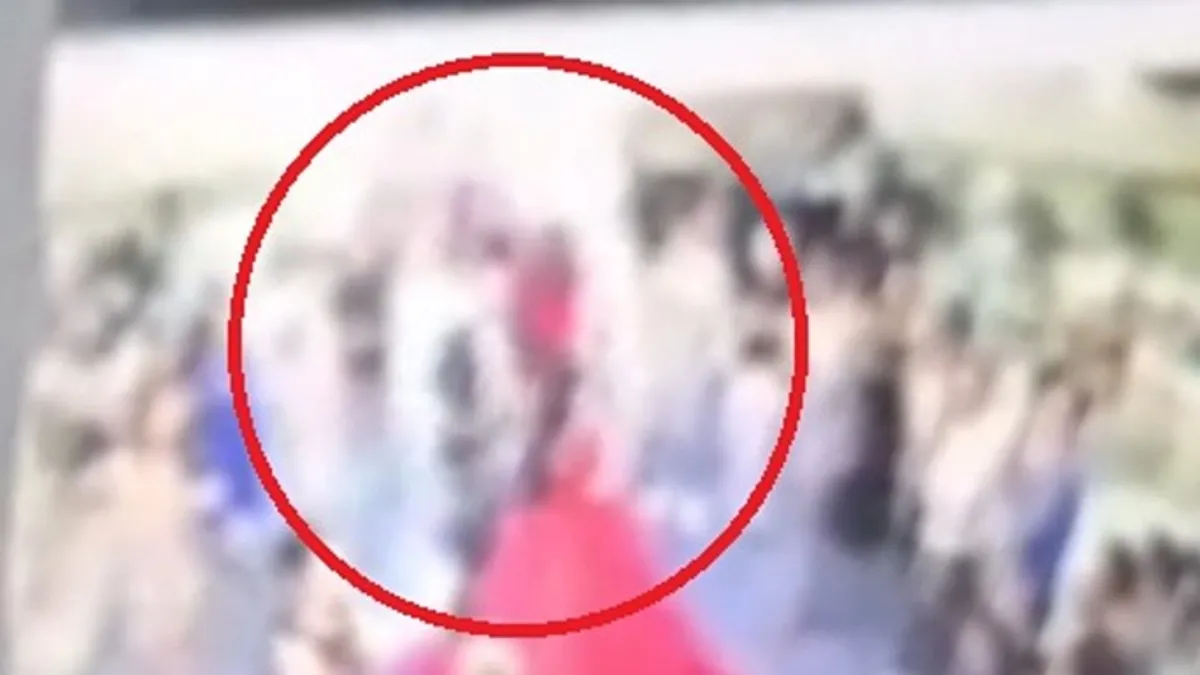 Adana'daki kına gecesinde dev avize gelinin üzerine düştü