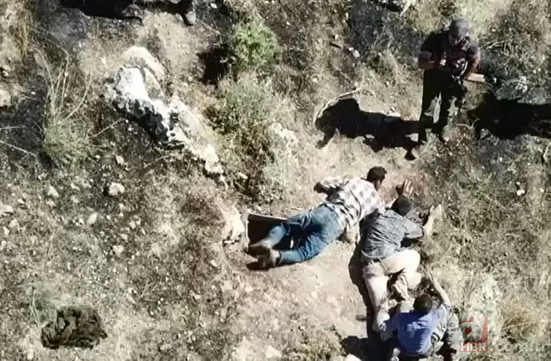 Batman'da PKK'lı 4 teröristin teslim oluşu kamera görüntülerine yansıdı. 11