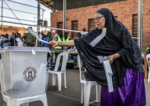 Uganda'da halk sandık başında