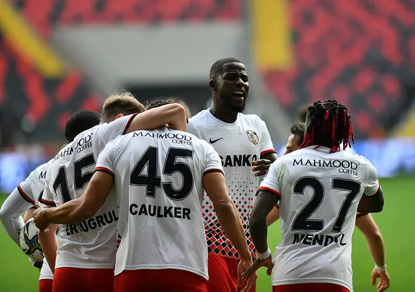 Gaziantep FK evinde Konyaspor'u 3 golle devirdi! MAÇ SONUCU 3-2 - 3