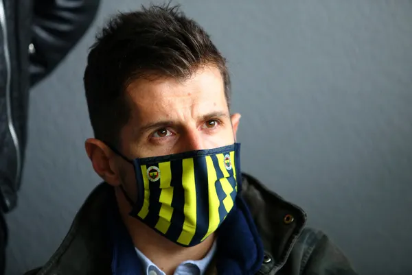 Emre Belözoğlu istifa mı etti? Fenerbahçe’den paylaşım geldi