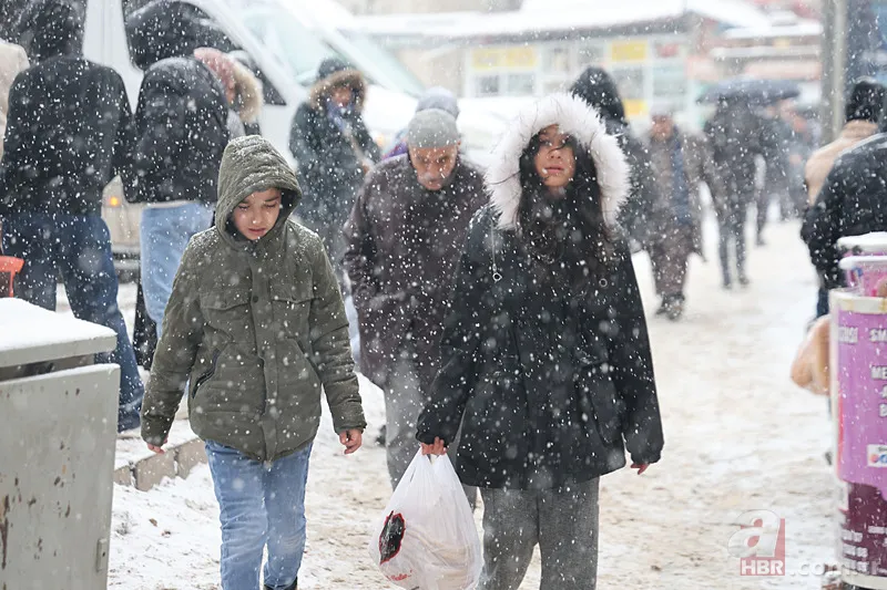 Türkiye'ye yeni sistem giriş yaptı: 17 il alarmda! Yağış, kar ve fırtına uyarısı 16