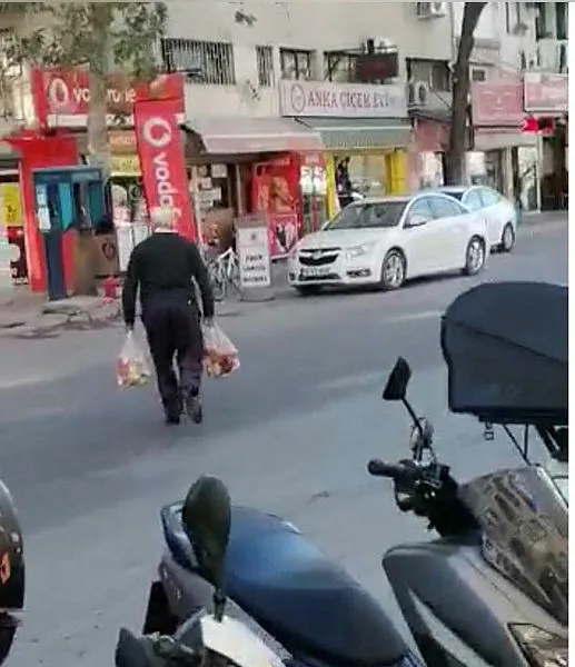 İzmir’de çirkin olay! Ücretsiz dağıtılan ikramları marketinde satıyormuş - 4