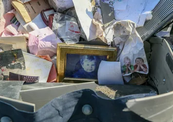Depremde yıkılmıştı! O apartmandan geriye kalan fotoğraflar duygulandırdı