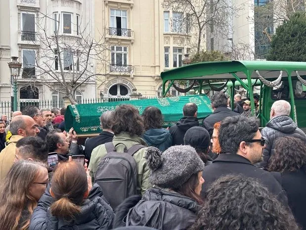 unlu-yonetmen-cemal-alpan-son-yolculuguna-ugurlandi-1773379502976.jpg Kaynak: Sosyal medya