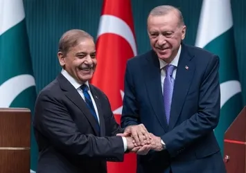 Krizlerin arabulucusu Türkiye! Şahbaz Şerif'in övgülerine Başkan Erdoğan'dan yanıt: Pakistan Türki dosti zindabad