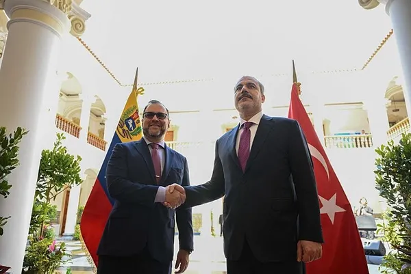 Venezuela Dışişleri Bakanı Yvan Gil’den Başkan Erdoğan’a övgü dolu sözler: Erdoğan ile gurur duyuyoruz