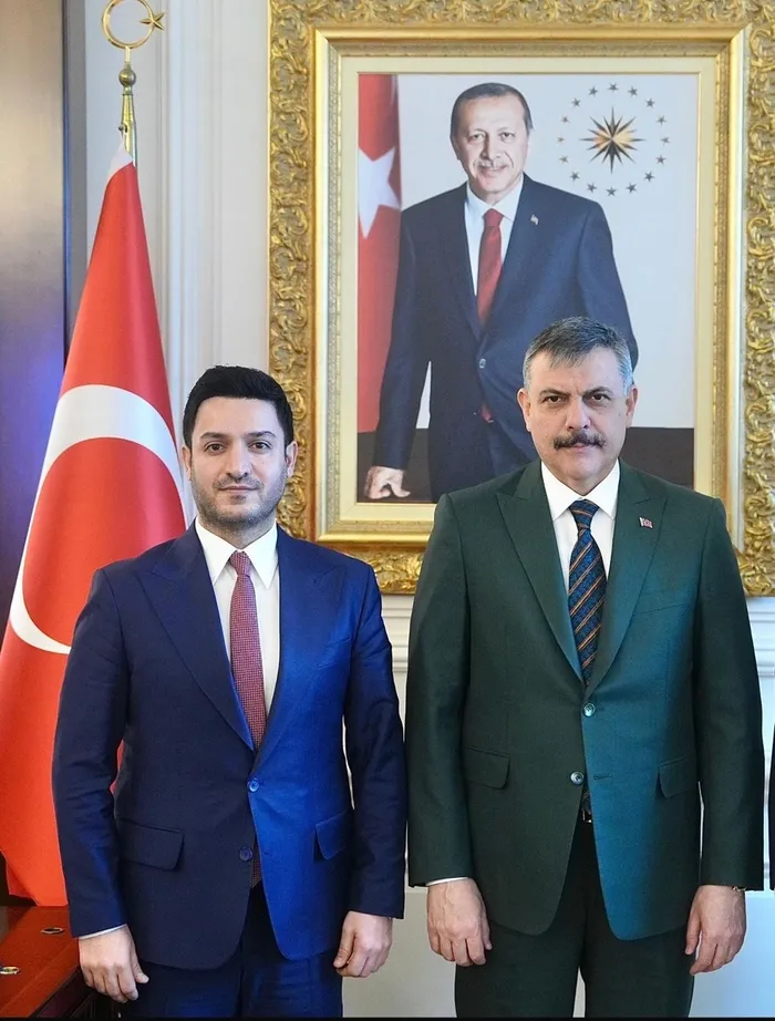 a-haber-ozel-haberler-sefi-mehmet-karatas-sordu-bakan-ciftci-yanitladi-yeni-nesil-cetelerin-kirli-kasalari-tam-1772194262459.jpeg A Haber Özel Haberler Şefi Mehmet Karataş ile İçişleri Bakanı Mustafa Çiftçi (FOTO: ahaber.com.tr)