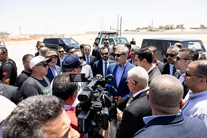 Türkiye’den Mısır’a kritik ziyaret! Masada önemli konular var! Hakan Fidan Refah Sınır Kapısı’ndan: Yiyecek yok su yok...