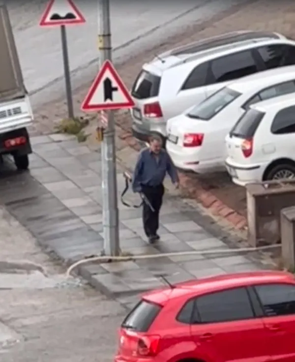 ankarada-ikinci-komsu-katliami-baba-ve-oglunu-tufekle-vurdu-nedeni-pes-dedirtti-1700915772870.jpg Ankara'da ikinci komşu katliamı: Baba ve oğlunu tüfekle vurdu! Nedeni 'pes' dedirtti - 4