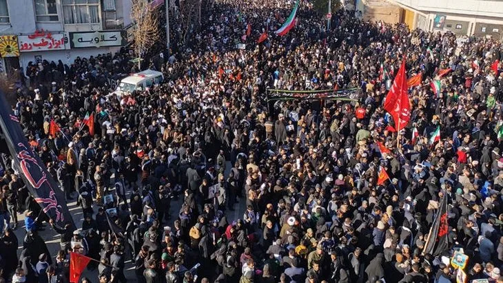 Süleymani'nin cenazesinde izdiham çıktı! Ölen ve yaralananlar var