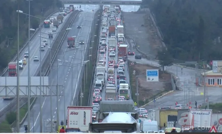 İstanbul'da giriş - çıkış denetimi: Trafiğin sonu görülmüyor!