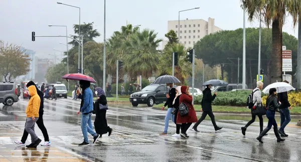 bugun-hava-nasil-olacak-18-ekim-istanbul-izmir-ankara-hava-durumu-meteoroloji-uyardi-sel-su-baskini-dolu-1634529007242.jpg Bugün hava nasıl olacak? 18 Ekim İstanbul, İzmir, Ankara hava durumu! Meteoroloji uyardı! Sel, su baskını, dolu... - 3