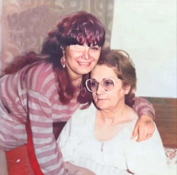 bergenin-annesi-ne-zaman-oldu-sabahat-cakir-kimdir-kac-yasinda-yasiyor-mu-1695845273693.jpg Bergen'in annesi ne zaman öldü? Sabahat Çakır kimdir, kaç yaşında, yaşıyor mu? - 3