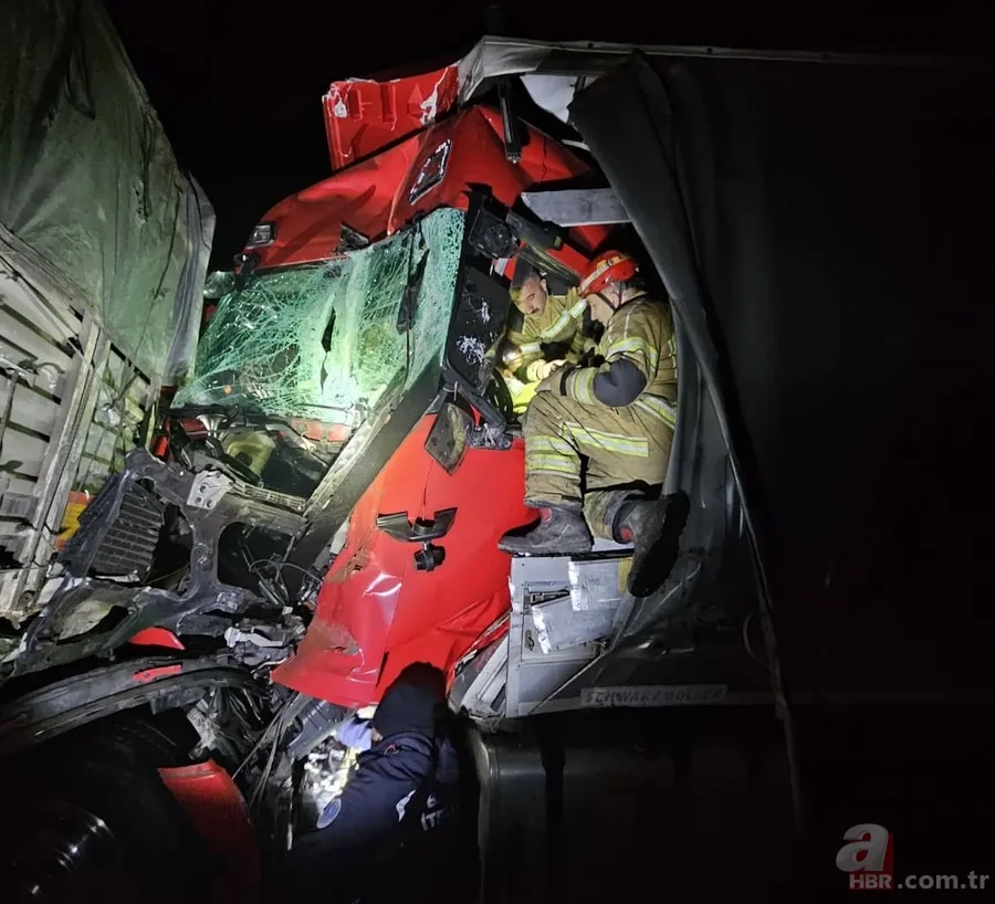 Bursa'da korkunç kaza: 2 TIR çarpıştı, 1 kişi öldü 2