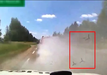 Polise duman püskürttü, çivi attı