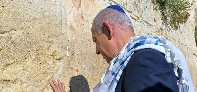 Katil Bibi’den Ağlama Duvarı’nda Trump’a dua: Bıraktığı not dikkat çekti