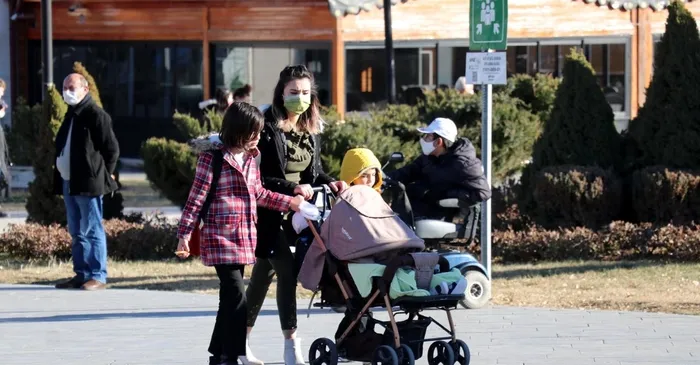 Çocuklarda koronavirüs vaka sayıları neden yükselişte? Uzmanlar açıkladı - 5
