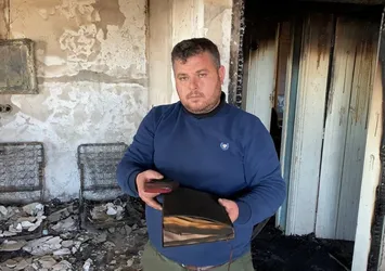 Adana'da mucize gibi olay! Küle dönen evde Kur'an-ı Kerim sağlam kaldı