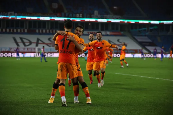 Son dakika: Galatasaray Trabzon’da liderliğe uzandı! Sarı kırmızılılar Trabzonspor’u iki golle geçti