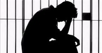 Eşini göremeyen mahkum baba oldu