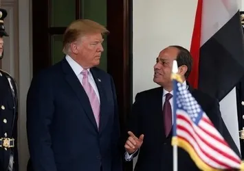 Trump'tan darbeci Sisi'ye övgü