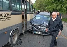 Kırmızı ışıkta duramadı 3 araç ve 1 minibüse çarptı