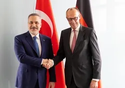 Dışişleri Bakanı Fidan Almanya'da: Başbakan Merz ile görüştü