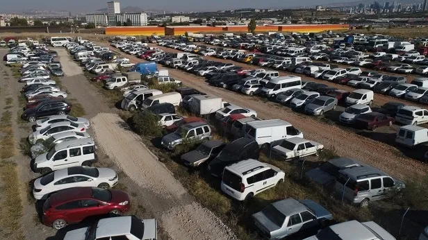 Yediemin'deki 700 bin hacizli araç satılıyor! Aracın üzerindeki cezalar ve otopark ücretlerini kim ödeyecek? UYAP Yediemin otopark 2. El araç satışı - 4