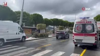 Minibüs direğe çarptı sürücü yaralandı