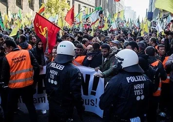 PKK'lılardan Almanya'da küstah girişim! Teröre özgürlük aradılar