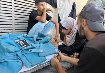 Katil İsrail'in Gazze'ye yönelik saldırısında bir gazeteci daha hayatını kaybetti