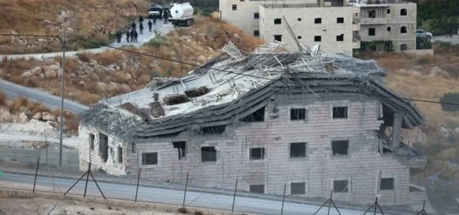 İsrail, Doğu Kudüs’te Filistinlilere ait binayı patlayıcıyla yıktı