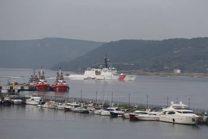 ABD Sahil Güvenlik gemisi Çanakkale Boğazı'ndan geçti! Dikkat çeken görüntü - 3