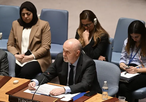 bmdeki-ikiyuzlu-tutuma-turkiyeden-tepki-yaraya-tuz-basiyorsunuz-1669759971570.jpg BM'deki ikiyüzlü tutuma Türkiye'den tepki: Yaraya tuz basıyorsunuz - 3