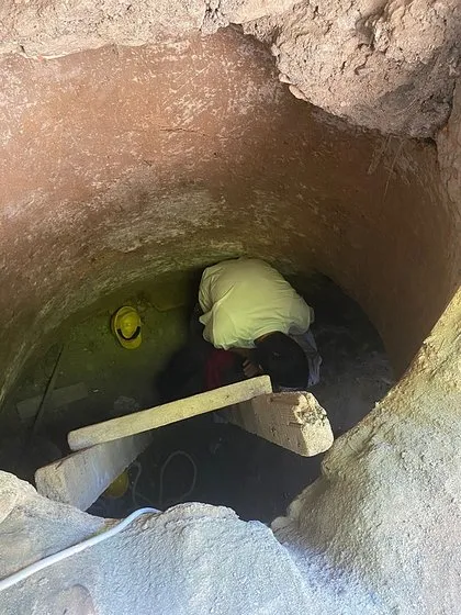 Rüyasında evinin altında define gördü! Anne ile oğlu bahçede 12 metre tünel kazdı