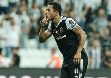 Adriano'dan Beşiktaş'a iyi haber