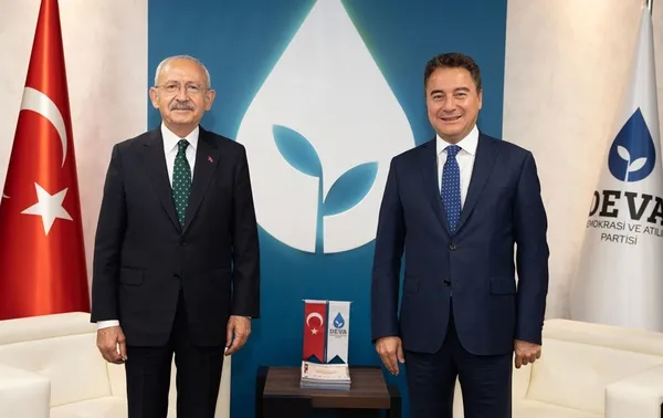 1698223461064.jpg DEVA Partisi'nden koltuk kapmaya geliyorlar! CHP'li Murat Emir isyan etti: Partimizin koltuklarını pazarlıyorlar... - 6