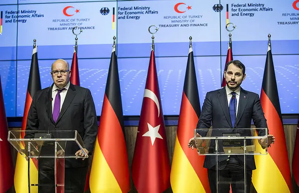 Alman mevkidaşı ile görüşen Bakan Albayrak: Dünyaya örnek olacak noktadayız - 1