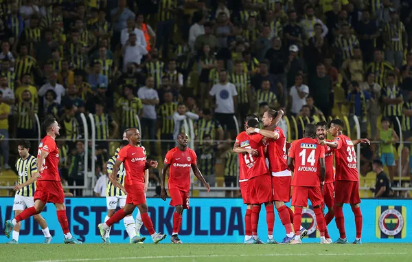kadikoyde-gol-duellosu-fenerbahce-3-3-umraniyespor-mac-sonucu-ozet-1659992278914.jpg Kadıköy'de gol düellosu! Fenerbahçe 3-3 Ümraniyespor (MAÇ SONUCU-ÖZET) - 4
